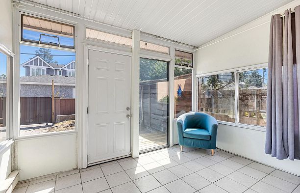 2718 W 19th Avenue Arbutus