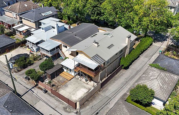2718 W 19th Avenue Arbutus