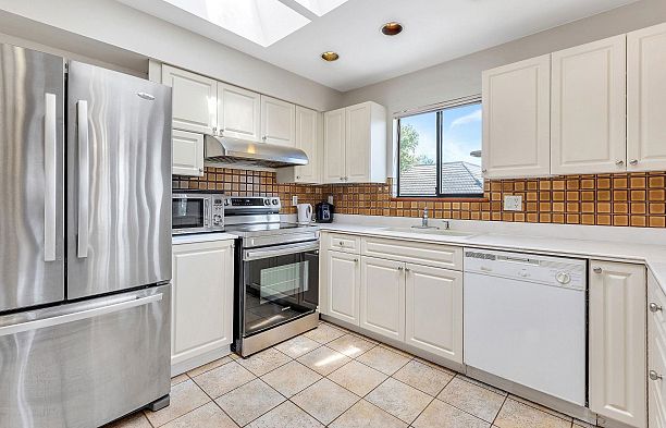2718 W 19th Avenue Arbutus
