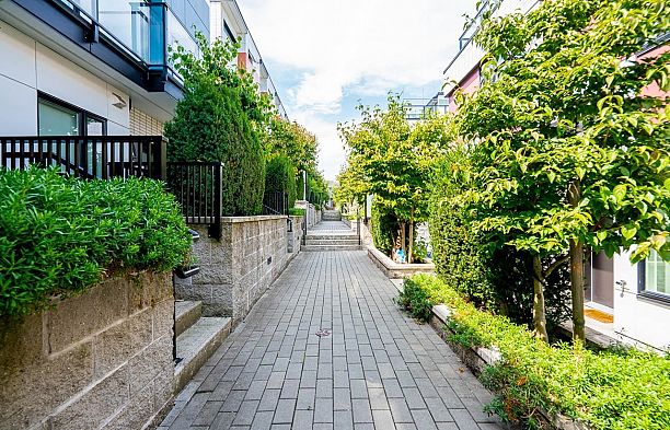 533 W 29th Avenue Cambie
