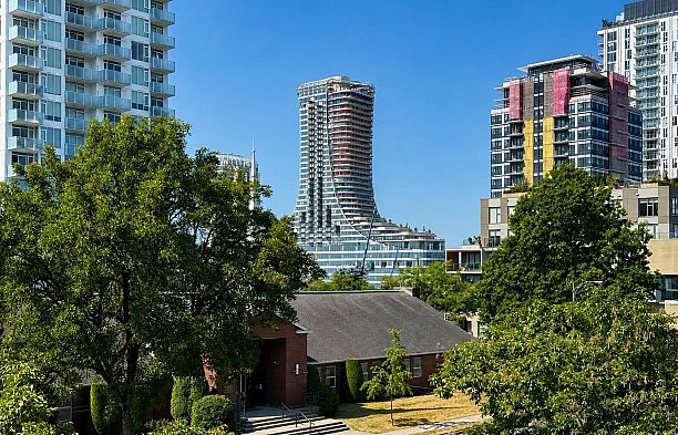 310 5693 Elizabeth Street Cambie