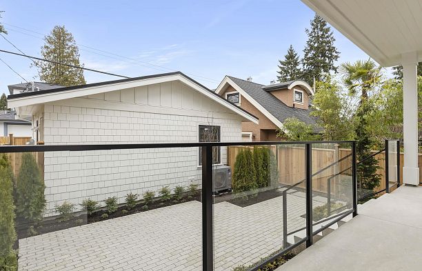 2 3919 W 18th Avenue Dunbar