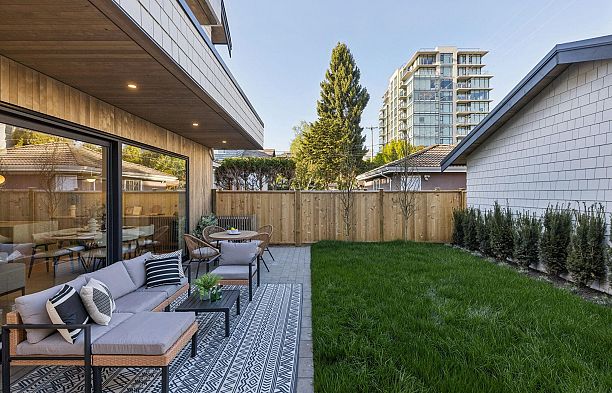 2 6040 Larch Street Kerrisdale