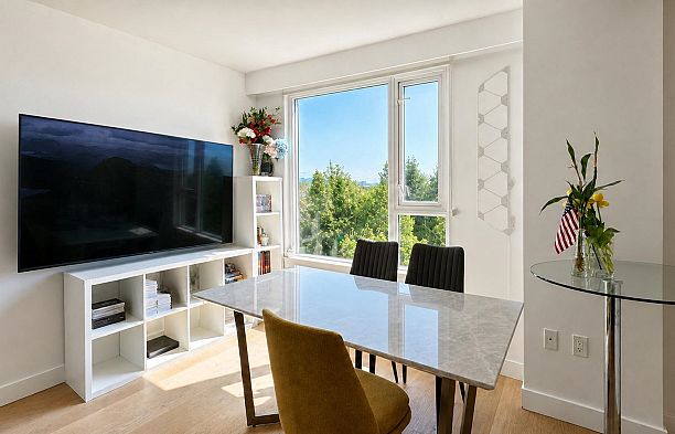 310 5693 Elizabeth Street Cambie