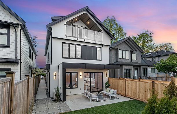2 165 E 45th Avenue Main