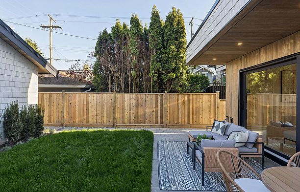 2 6040 Larch Street Kerrisdale