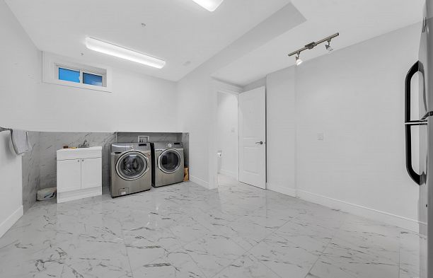 2246 W 22nd Avenue Arbutus
