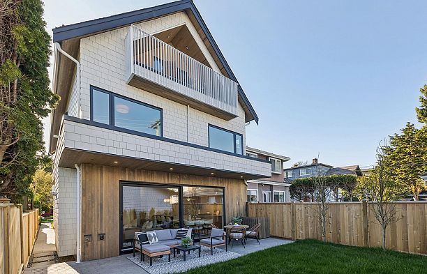 2 6040 Larch Street Kerrisdale