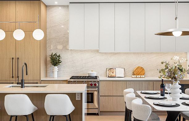 2 6040 Larch Street Kerrisdale