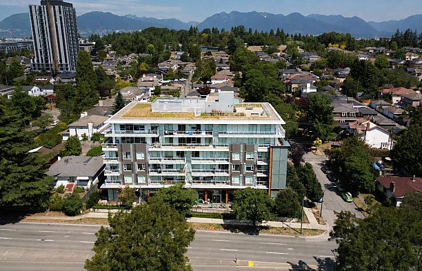 310 5693 Elizabeth Street Cambie