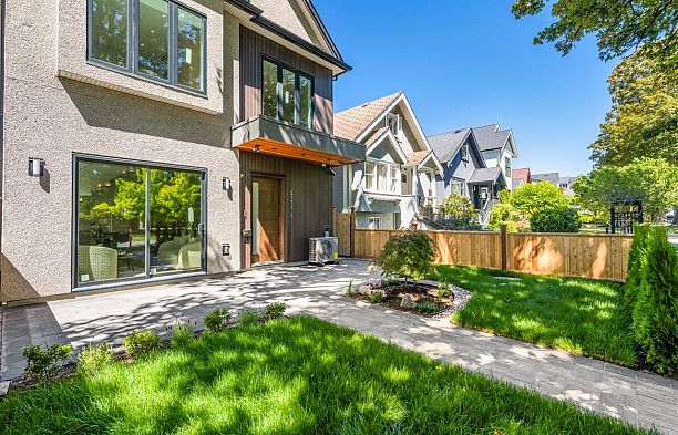 1 3771 W King Edward Avenue Dunbar