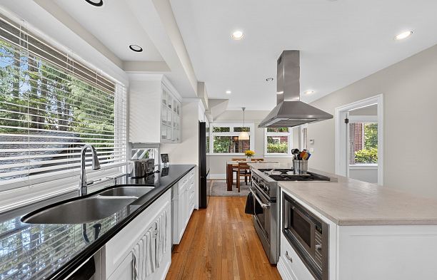 4655 W 6th Avenue Point Grey