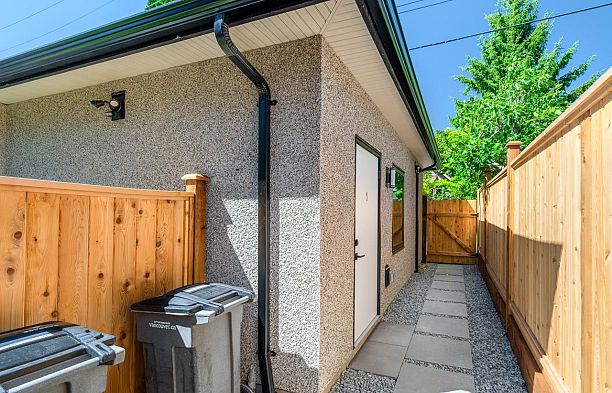 1 3771 W King Edward Avenue Dunbar
