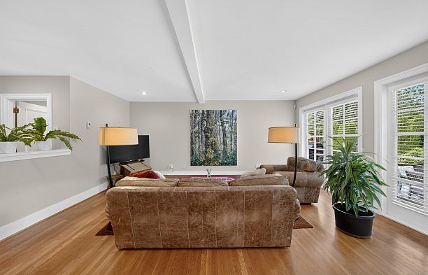 4655 W 6th Avenue Point Grey