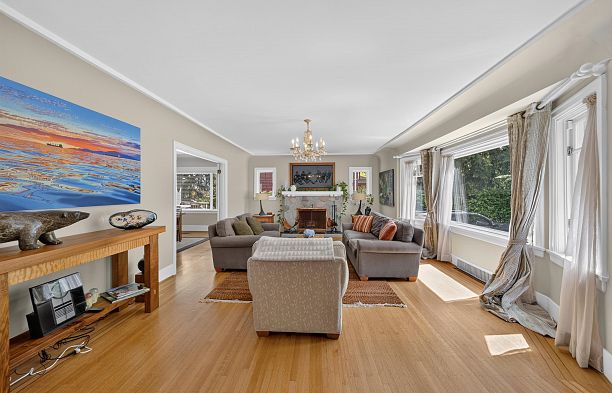 4655 W 6th Avenue Point Grey