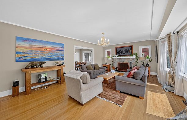 4655 W 6th Avenue Point Grey