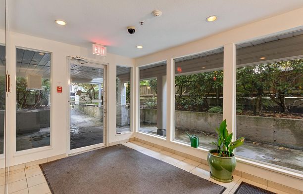 101 3270 W 4th Avenue Kitsilano