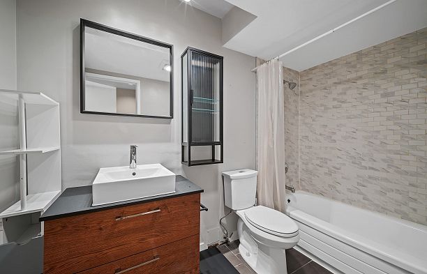 402 2211 W 2nd Avenue Kitsilano