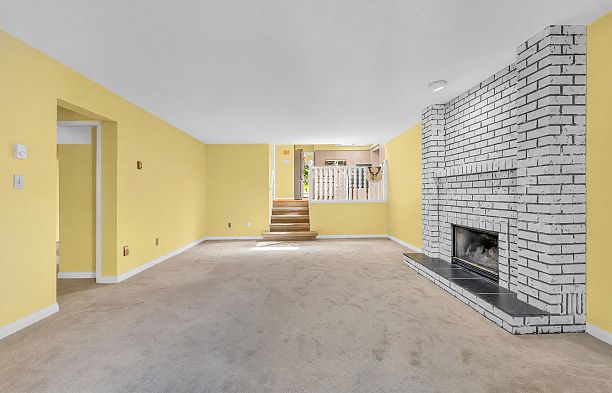 137 W Woodstock Avenue Cambie