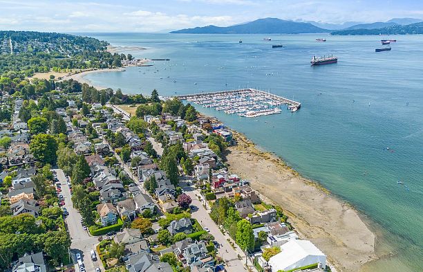 101 3270 W 4th Avenue Kitsilano