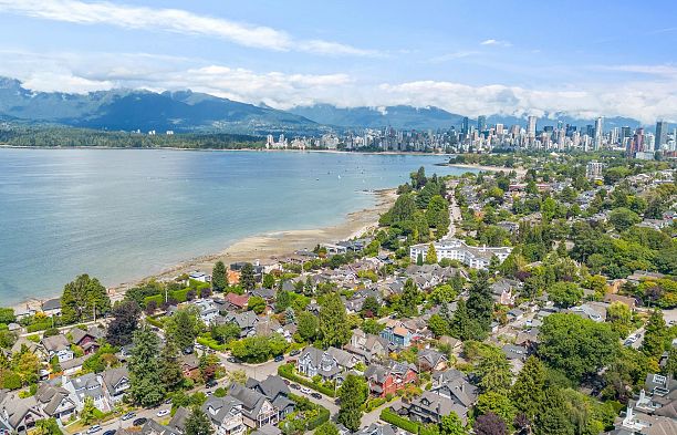 101 3270 W 4th Avenue Kitsilano