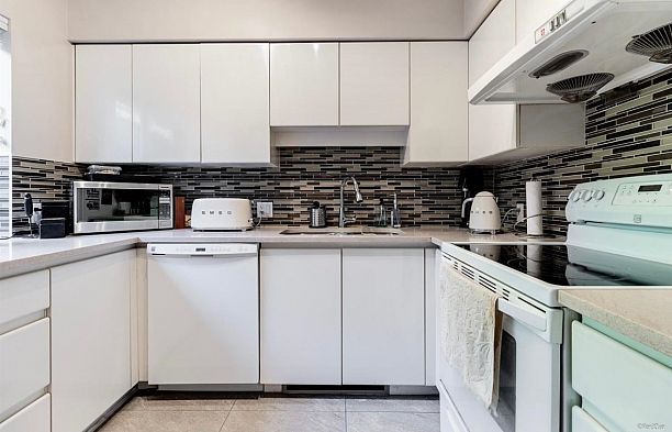 204 3188 Camosun Street Point Grey