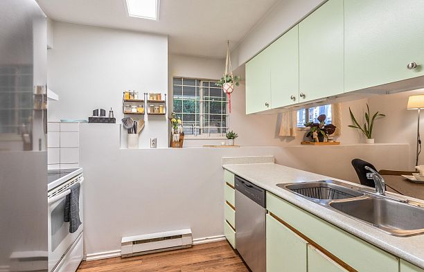 101 3270 W 4th Avenue Kitsilano