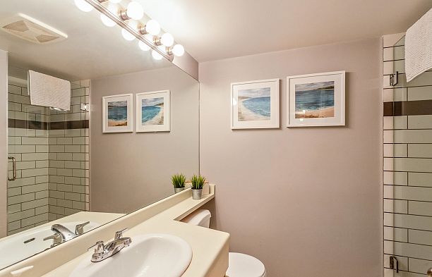 101 3270 W 4th Avenue Kitsilano