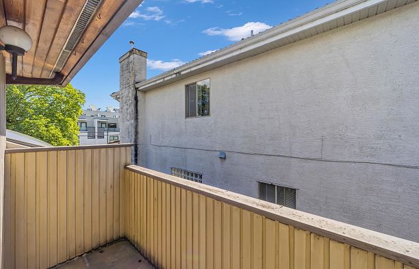 137 W Woodstock Avenue Cambie