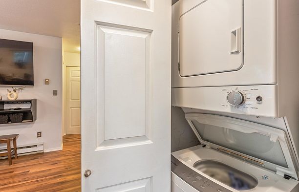101 3270 W 4th Avenue Kitsilano