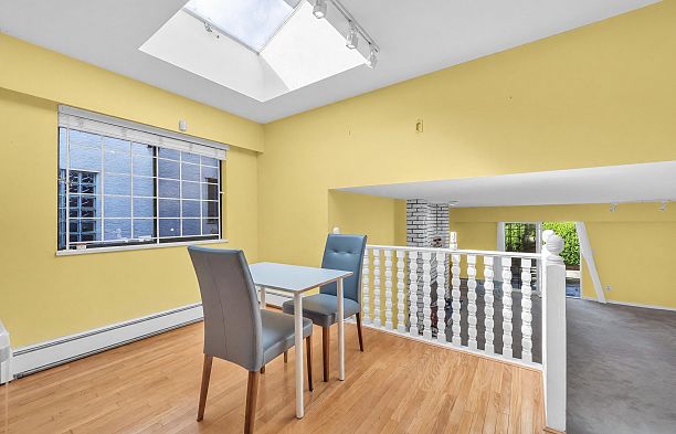 137 W Woodstock Avenue Cambie