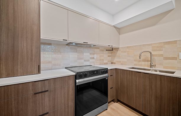 402 2211 W 2nd Avenue Kitsilano
