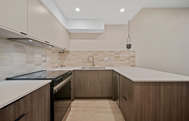 402 2211 W 2nd Avenue Kitsilano