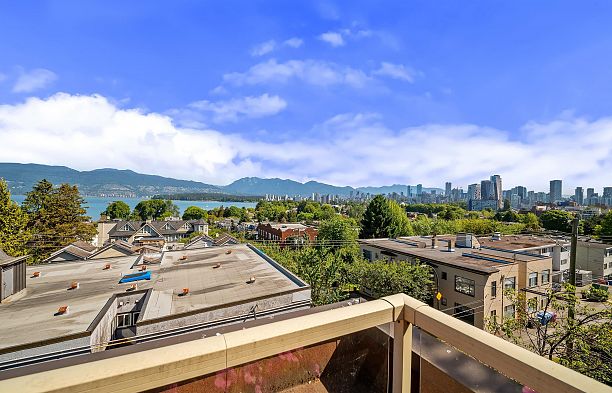 402 2211 W 2nd Avenue Kitsilano