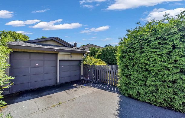 137 W Woodstock Avenue Cambie