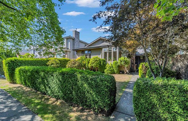 137 W Woodstock Avenue Cambie