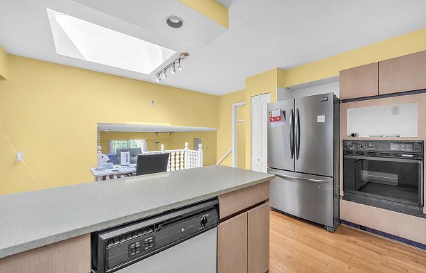137 W Woodstock Avenue Cambie