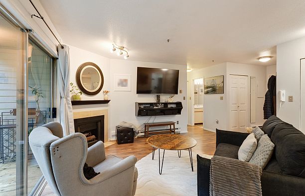 101 3270 W 4th Avenue Kitsilano