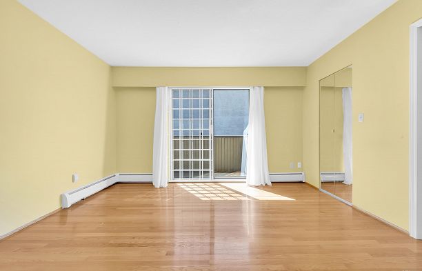 137 W Woodstock Avenue Cambie