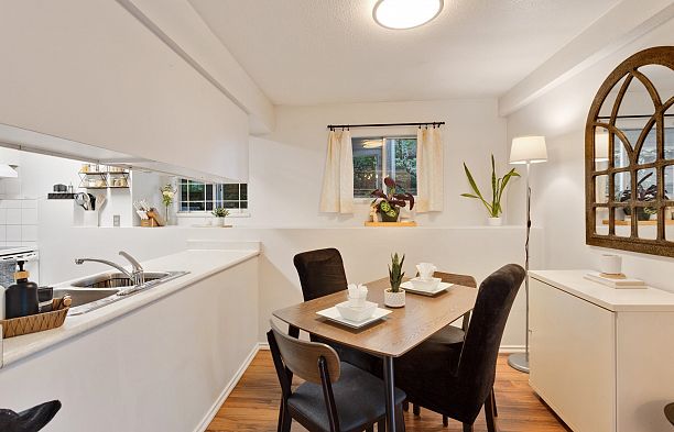 101 3270 W 4th Avenue Kitsilano