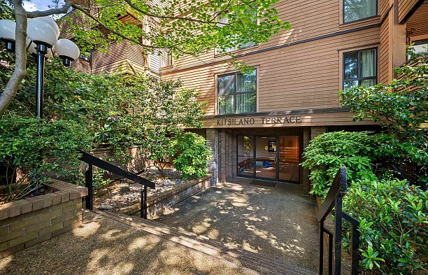 402 2211 W 2nd Avenue Kitsilano