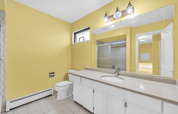 137 W Woodstock Avenue Cambie