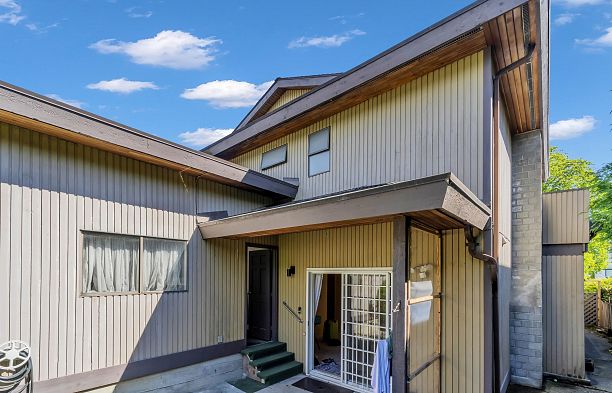 137 W Woodstock Avenue Cambie
