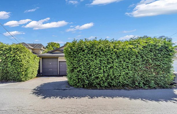 137 W Woodstock Avenue Cambie