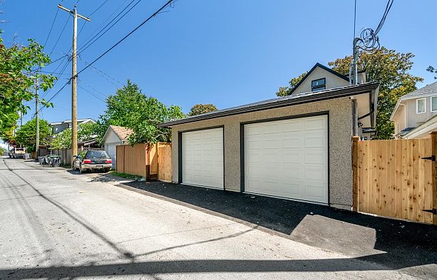 2 3771 W King Edward Avenue Dunbar