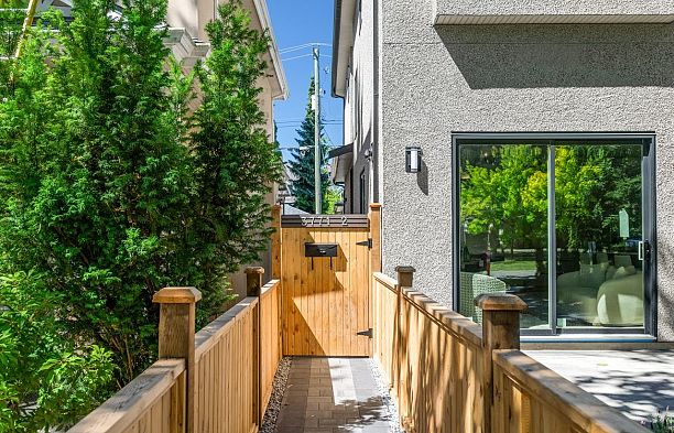 2 3771 W King Edward Avenue Dunbar