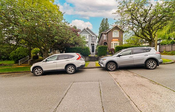 3288 W 32nd Avenue MacKenzie Heights