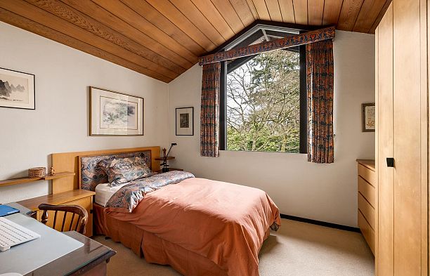 6821 Laurel Street South Cambie