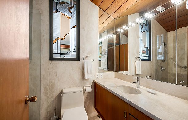 6821 Laurel Street South Cambie