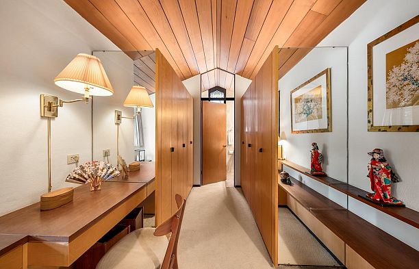 6821 Laurel Street South Cambie